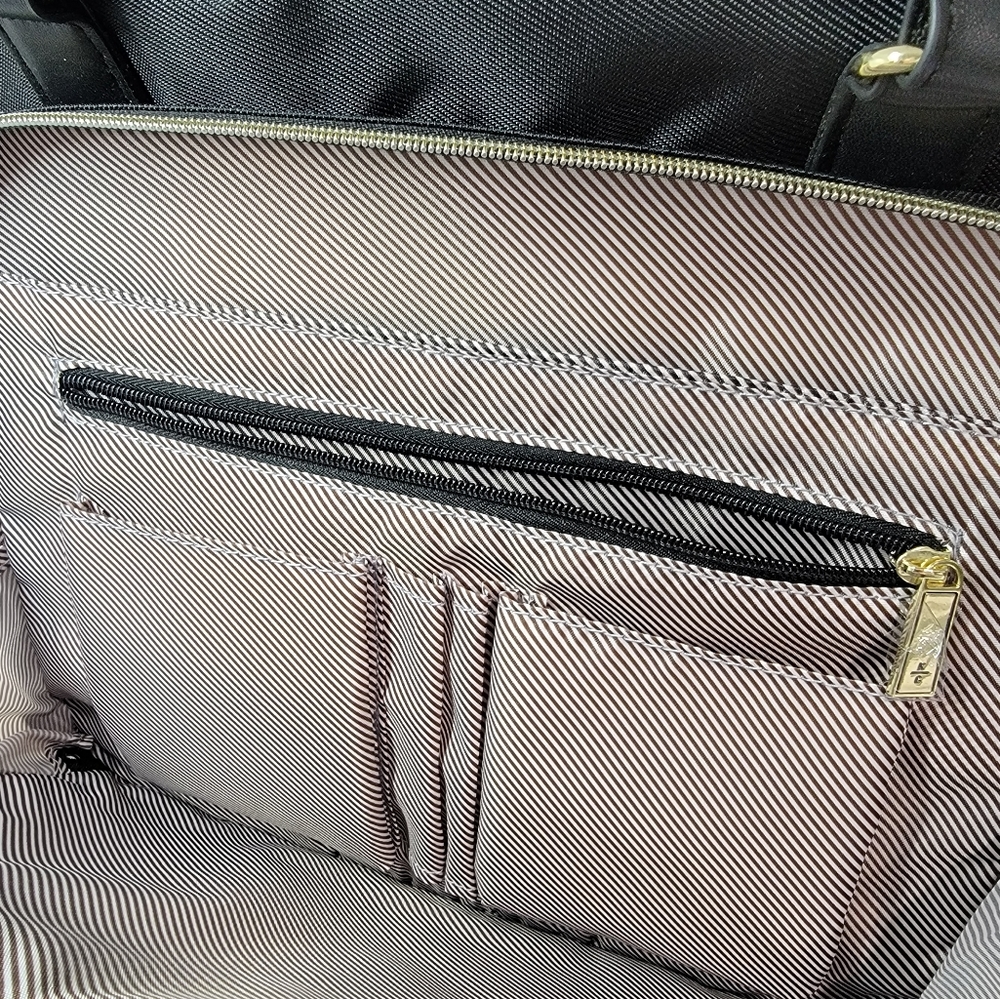 Kenneth Cole Reaction Chelsea Messenger Bag - Picture 6 of 9
